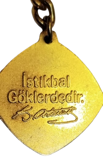 TÜRK HAVA KURUMU ŞİŞLİ ŞUBESİ HATIRASI MİNELİ ÖZEL ÜRETİM ALTIN KAPLAMA NOSTALJİK METAL KOLEKSİYON ANAHTARLIK KUTUSUNDA
