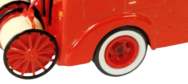 1940'LI YILLARIN İTFAİYE KÜLTÜRÜNÜ YANSITAN 1/43 ÖLÇEKLİ NADİDE FORD İTFAİYE ARACI KOLEKSİYONLARI.METAL KUTUSUNDA