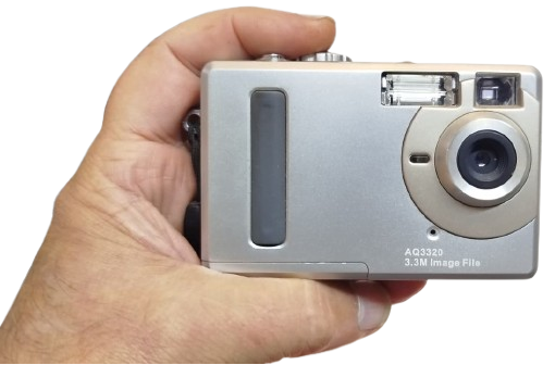 2000 JENOPTIK GERMANY TARAFINDAN 2000'Lİ YILLARDA ÜRETİLEN NOSTALJİK DİJİTAL FOTOĞRAF MAKİNESİ KOLEKSİYONCULAR İÇİN DEĞERLİDİR.