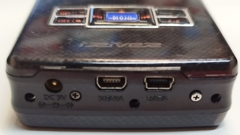 İRİVER H320 MULTİ-CODEC JUKEBOX MP3 ÇALAR VİDEO 20 GB HAFIZALI RENKLİ EKRANLI NOSTALJİK TAŞINABİLİR CİHAZ