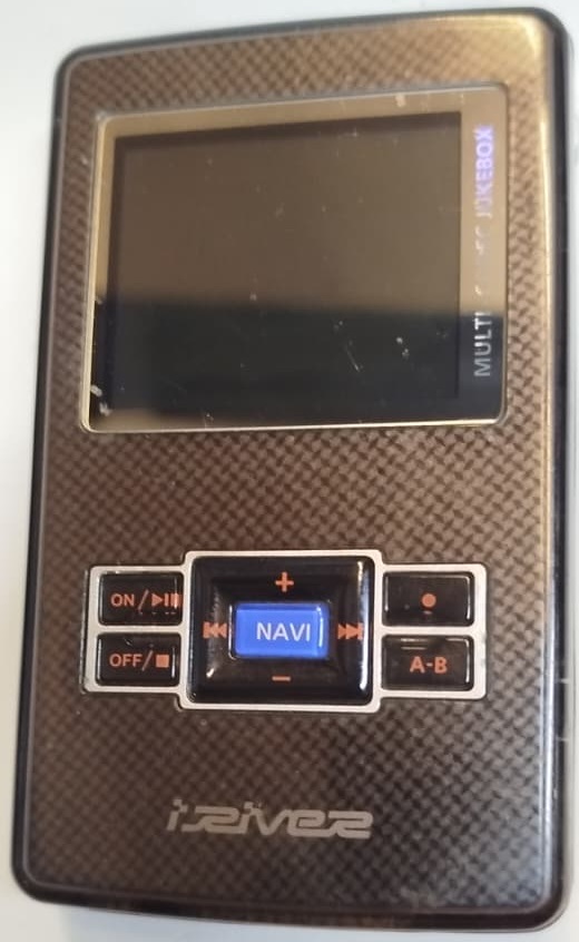 İRİVER H320 MULTİ-CODEC JUKEBOX MP3 ÇALAR VİDEO 20 GB HAFIZALI RENKLİ EKRANLI NOSTALJİK TAŞINABİLİR CİHAZ