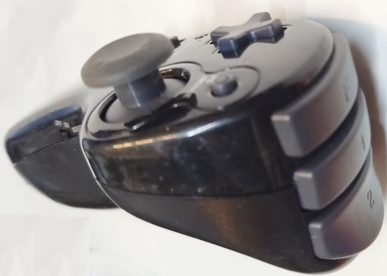 SPLITFISH FRAGFX SHARK MODELİ OYUN KONTROLÜNÜN SOL PARÇASI (NUNCHUK TARZI BİRİM)