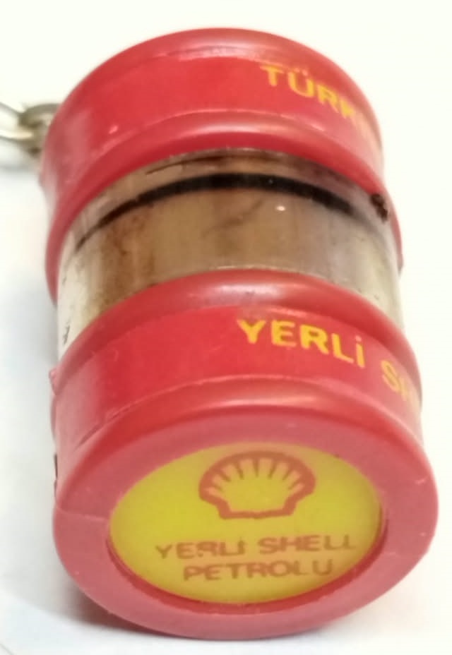 ,1983 SHELL TÜRKİYE'NİN 60. YILINA ÖZEL ÜRETİLMİŞ VİNTAGE SIVI DOLGULU YAKIT VARİL ANAHTARLIK.,